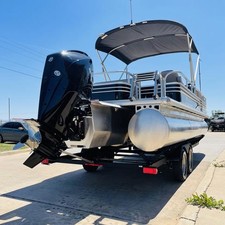 Sun Tracker SPORT FISH 24 XP3