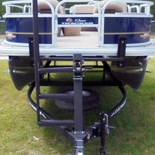 Sun Tracker Bass Buggy 18 DLX