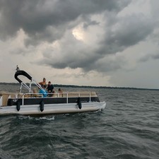 60 x 16 tri-toon passenger vessel