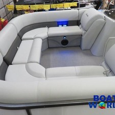 Premier Pontoons Navigator 220
