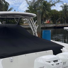 Boston Whaler 320 Vantage