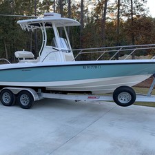 Boston Whaler 240 Dauntless