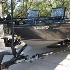 Tracker Targa V-18 Combo