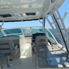 Boston Whaler 320 Vantage