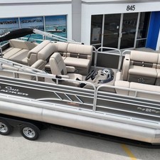 Sun Tracker 22 Party Barge RF