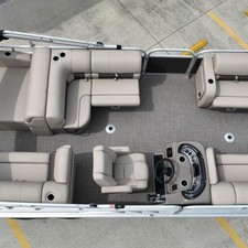 Sun Tracker 22 Party Barge RF