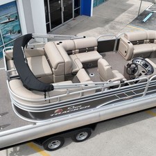 Sun Tracker 22 Party Barge RF