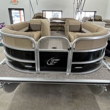 Sunchaser Boats Geneva Cruise 22 LR DH