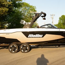 Malibu Wakesetter 25 LSV