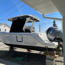 Robalo centre console r272