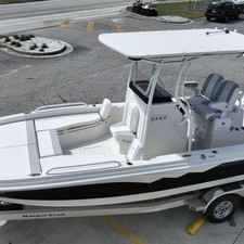 Ranger boats 2400 bay