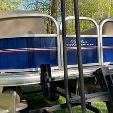 Sun Tracker Party Barge 18 DLX