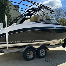 Yamaha 242 LIMITED S E-SERIES