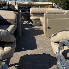 Sun Tracker Fishin Barge 20 DLX