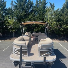 Sun Tracker SportFish 22 DLX