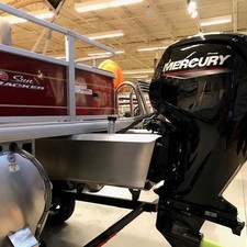 Sun Tracker Bass Buggy 18 DLX