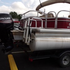 Sun Tracker Fishin Barge 20 DLX