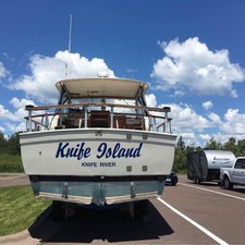 Chris-Craft Commander 44