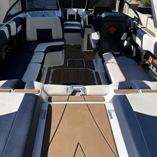 Malibu Wakesetter 23 LSV