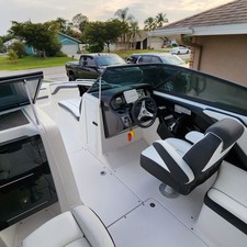 Yamaha Boats 242