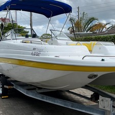 Splendor 240 cuddy cabin