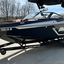 Malibu Wakesetter 24 MXZ