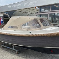Interboat intender 820