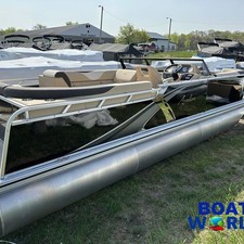 Tahoe LSZ Elite Cruise Windshield Tritoon Pontoon & Hond