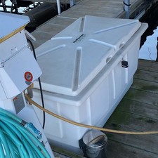 Chris-Craft Commander 44