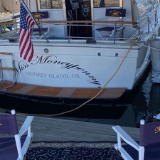 Chris-Craft Commander 44