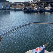 Chris-Craft Commander 44