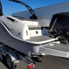 Bayliner DX 2200