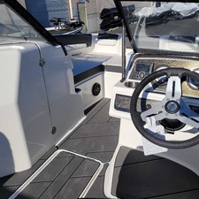 Bayliner DX 2200