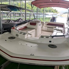 Hurricane 201 sundeck sport