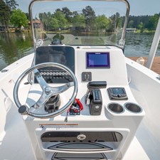 Angler Pro Boats 2900 center console