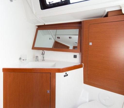 Beneteau Oceanis 48
