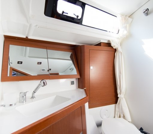 Beneteau Oceanis 48