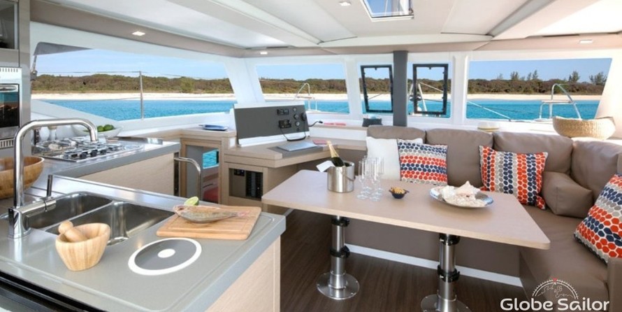 Fountaine Pajot Lucia 40