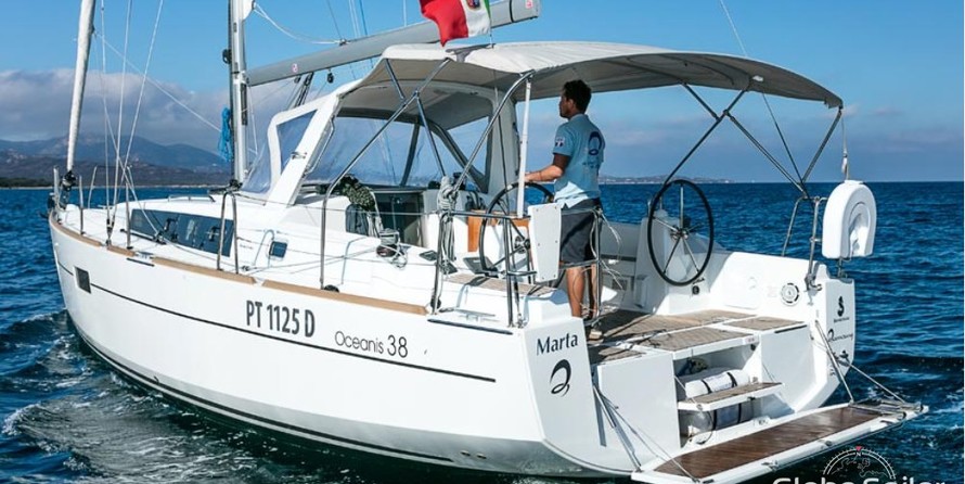 Beneteau Oceanis 38