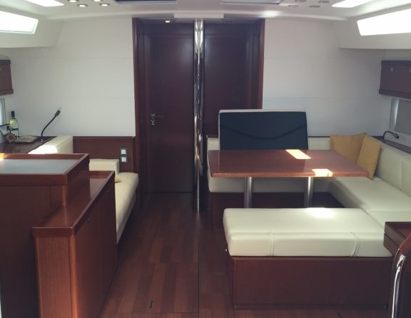 Beneteau Oceanis 55