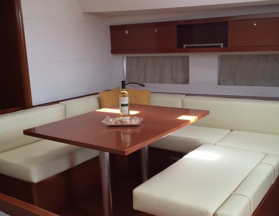 Beneteau Oceanis 55