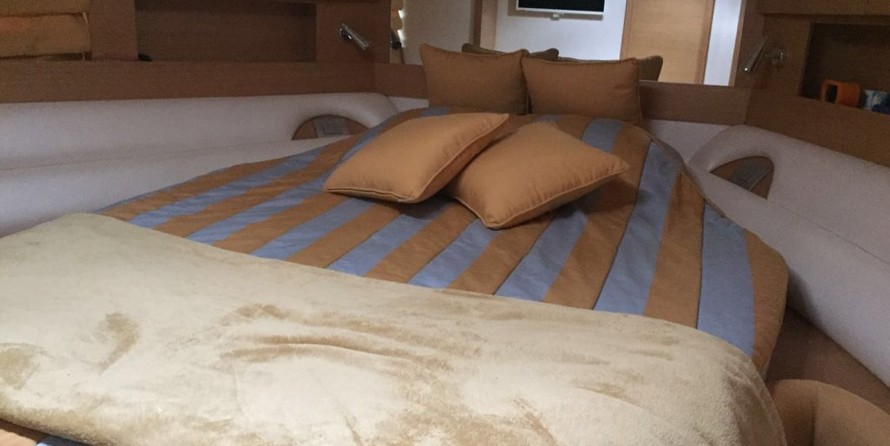 Blu martin 58 feet open