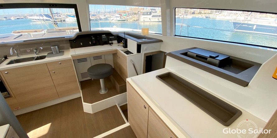 Bali catamarans 4.0 lounge