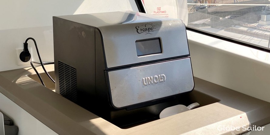 Bali catamarans 4.0 lounge