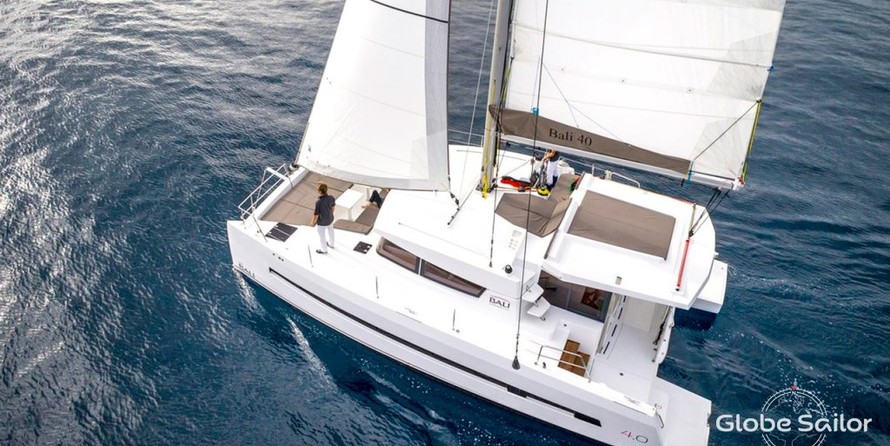 Bali catamarans 4.0 lounge