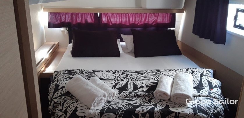 Fountaine Pajot Lucia 40