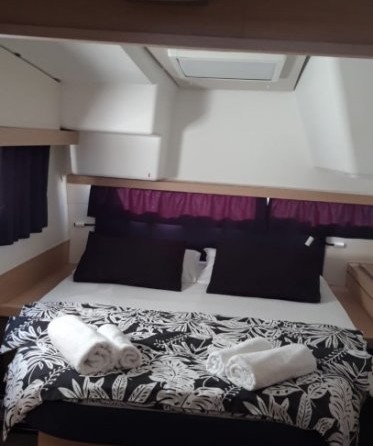 Fountaine Pajot Lucia 40