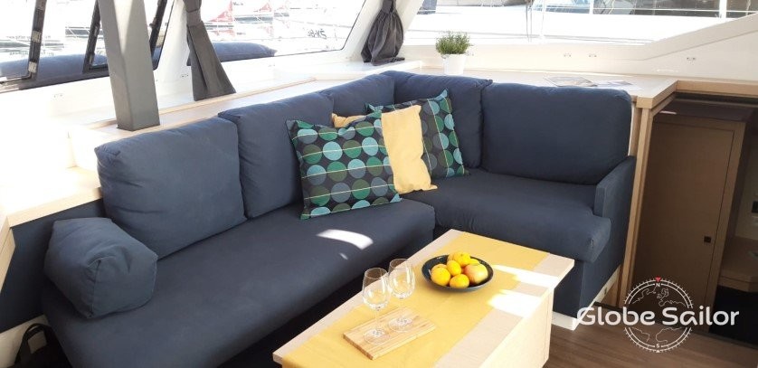 Fountaine Pajot Lucia 40