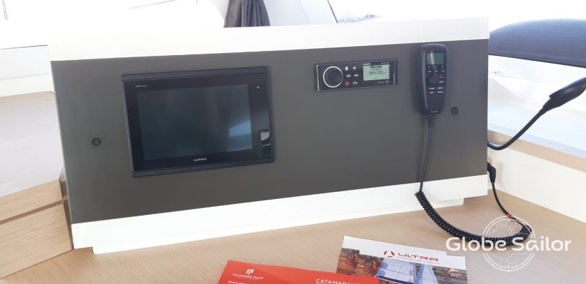 Fountaine Pajot Lucia 40