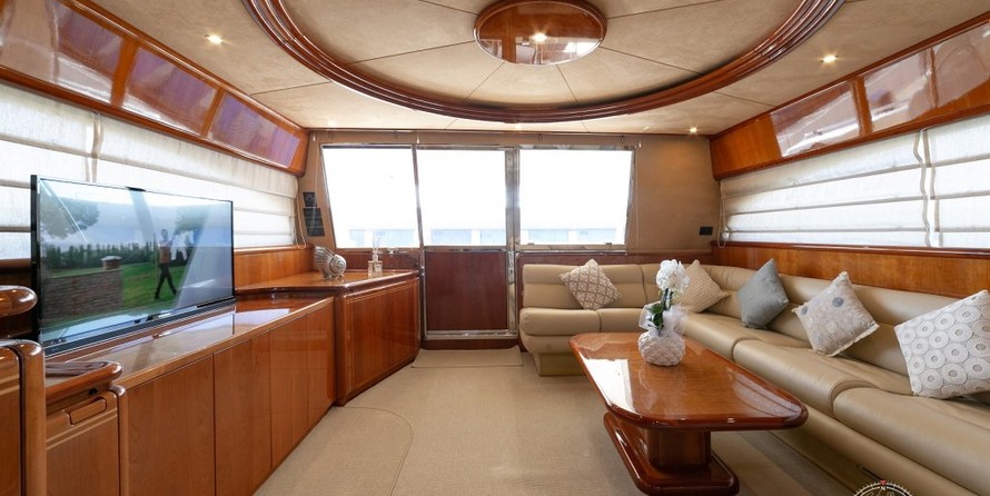 Ferretti 72